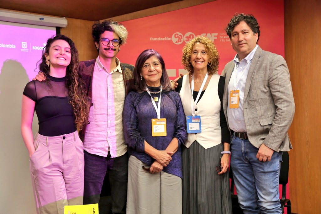 InstitutoSINCHI's tweet image. 🗣️✨ En el #FestivalGabo2025, la ciencia y la comunicación se encontraron en una conversación inspiradora: Cómo acercar la ciencia a la gente en América Latina y el Caribe.
🌿 Un espacio para reflexionar sobre el rol de la ciencia en los territorios y su impacto en la vida de las…