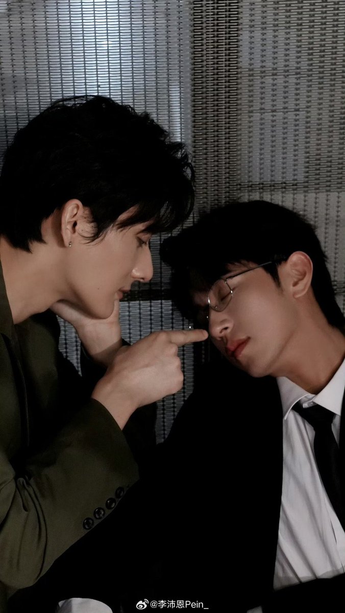 nyxnabi's tweet image. The two 😭 peien being a sleeping beauty 😭