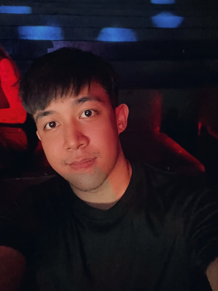 CboyBkk's tweet photo. ดูไปปวดหลังไป😂 https://t.co/cD8ohNixTu
