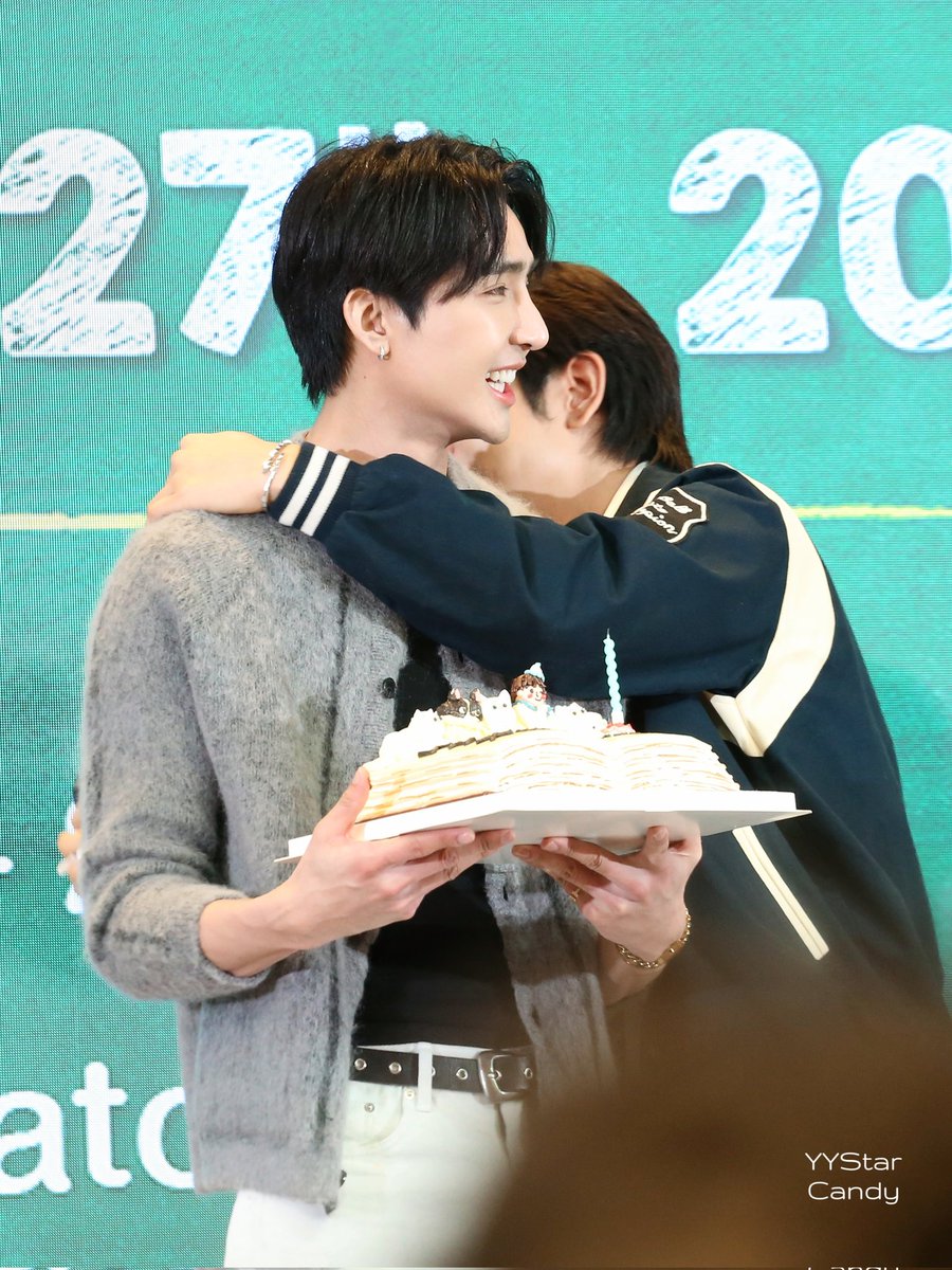 yystarcandy's tweet photo. รักเค้าาาาา ❤️🤎

# 27ปีมิกจิ๋ววิทยาคม
#mixxiw @wixxiws
#EarthMix #เอิร์ทมิกซ์
#EarthPirapat https://t.co/JPVvE4F8Fm