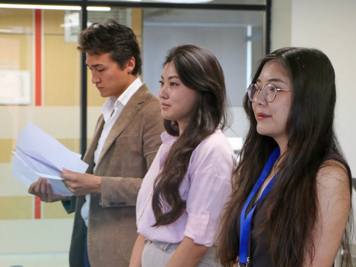 OSCE's tweet image. A peaceful, prosperous future starts with informed, engaged youth.
Young professionals from 🇰🇿 joined a dynamic Summer School on rule of law & constitutionalism — a week of dialogue & skills-building with @OSCEinAstana, @capsunlock_org, Coventry University 🇰🇿 & @conscourtKZt.