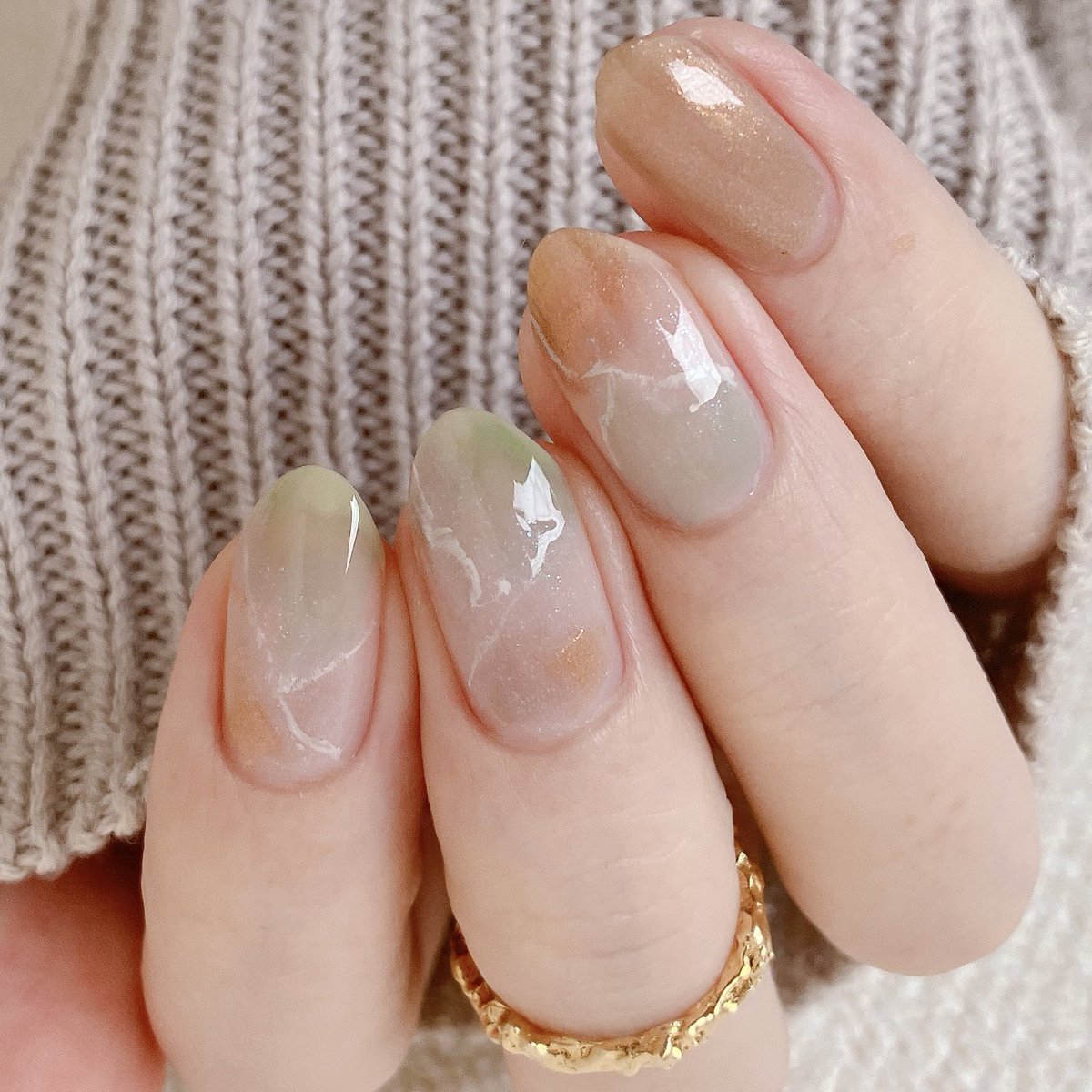 hari_aki_hari's tweet image. 夏のシンプル天然石風ネイル✨️
ホワイト多めの印象に仕上げたくて…♡
