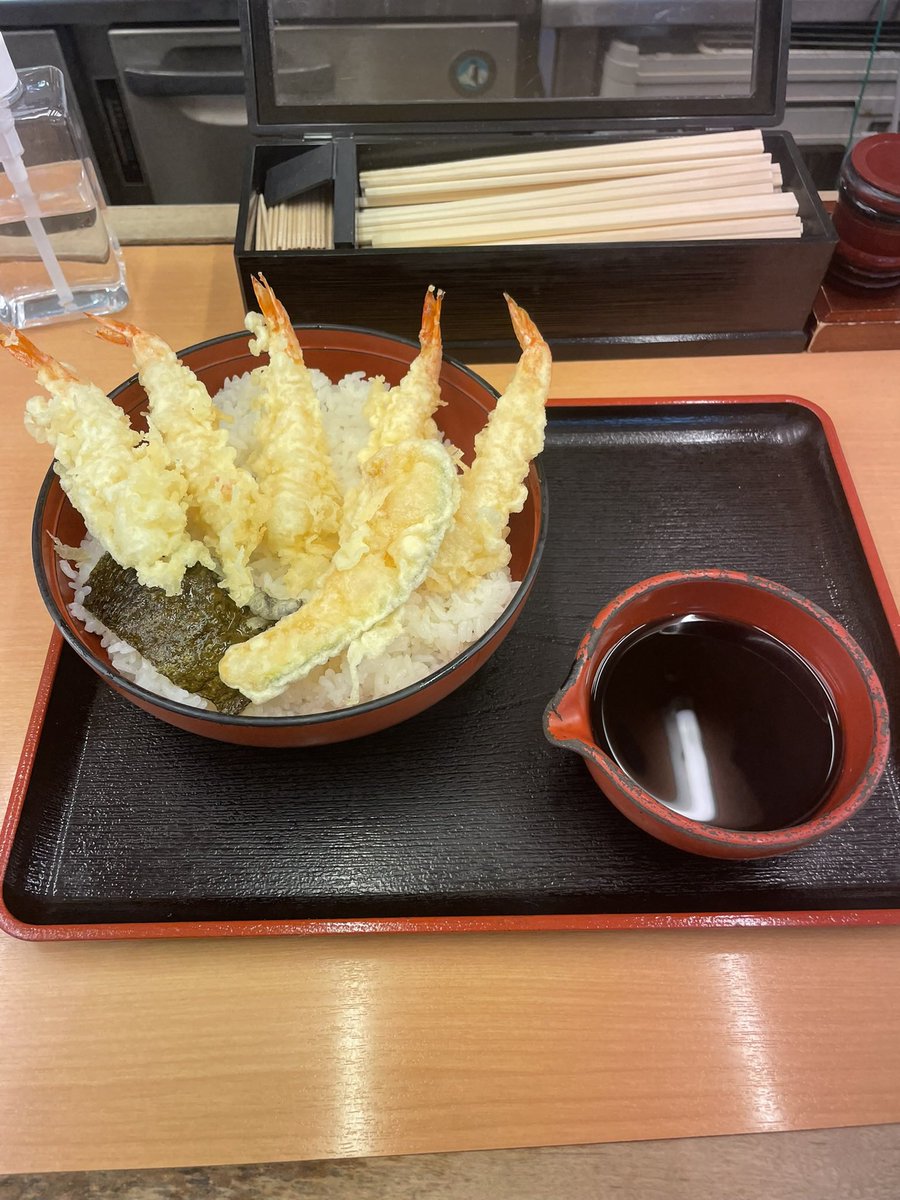 GG57920238's tweet photo. 🤤
天丼食った瞬間、脳みそまでサクサクになりやした🤣🍤
昔大学の帰りに駅地下でよく通ったお店
ヒントは天王寺駅周辺🤣
Simple is best 👏
🗣️
君らの“思い出💭優勝メシ”も教えてなぁ〜🌟
🏷️#団長の裏側 #飯テロ #大学帰りの思い出 #DanchoEats #FoodWin https://t.co/dZxr11ALvC