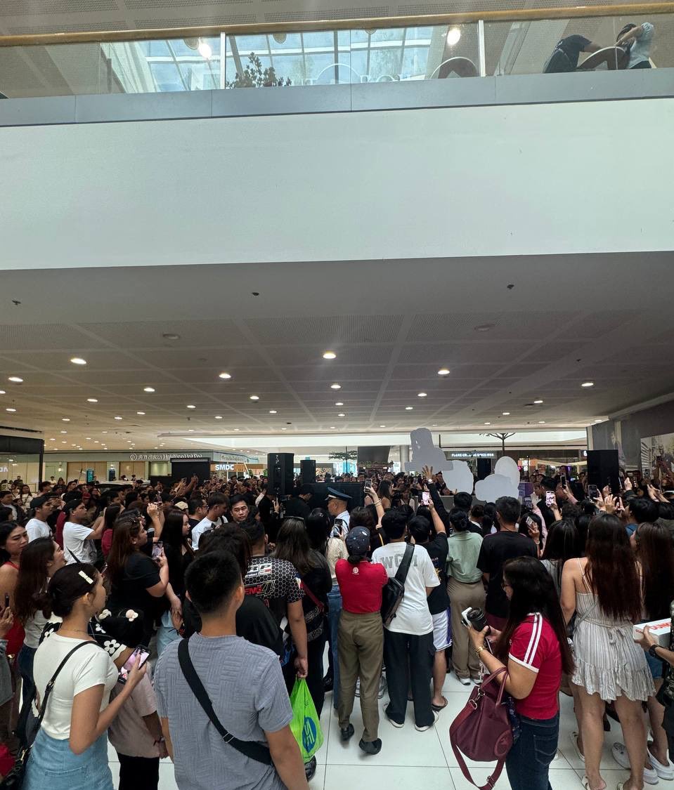 ReBELLEsOFC's tweet image. So much love in one place. The crowd is insane in the best way!
BELLErightest SMILE
#CloseupxBelle #BelleMariano
