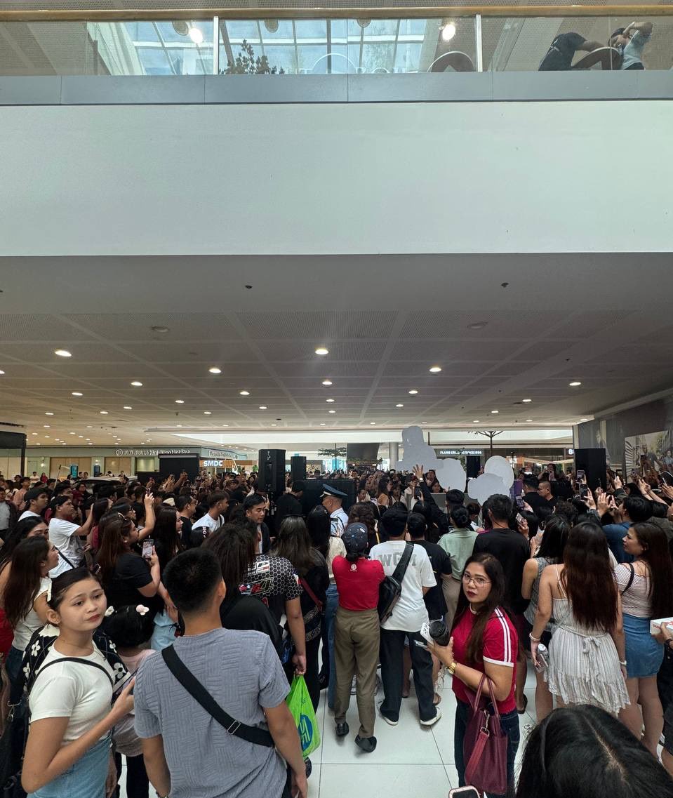 ReBELLEsOFC's tweet image. So much love in one place. The crowd is insane in the best way!
BELLErightest SMILE
#CloseupxBelle #BelleMariano