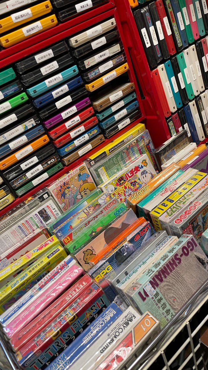 pekoyama's tweet image. ゲーム屋さんあったよ