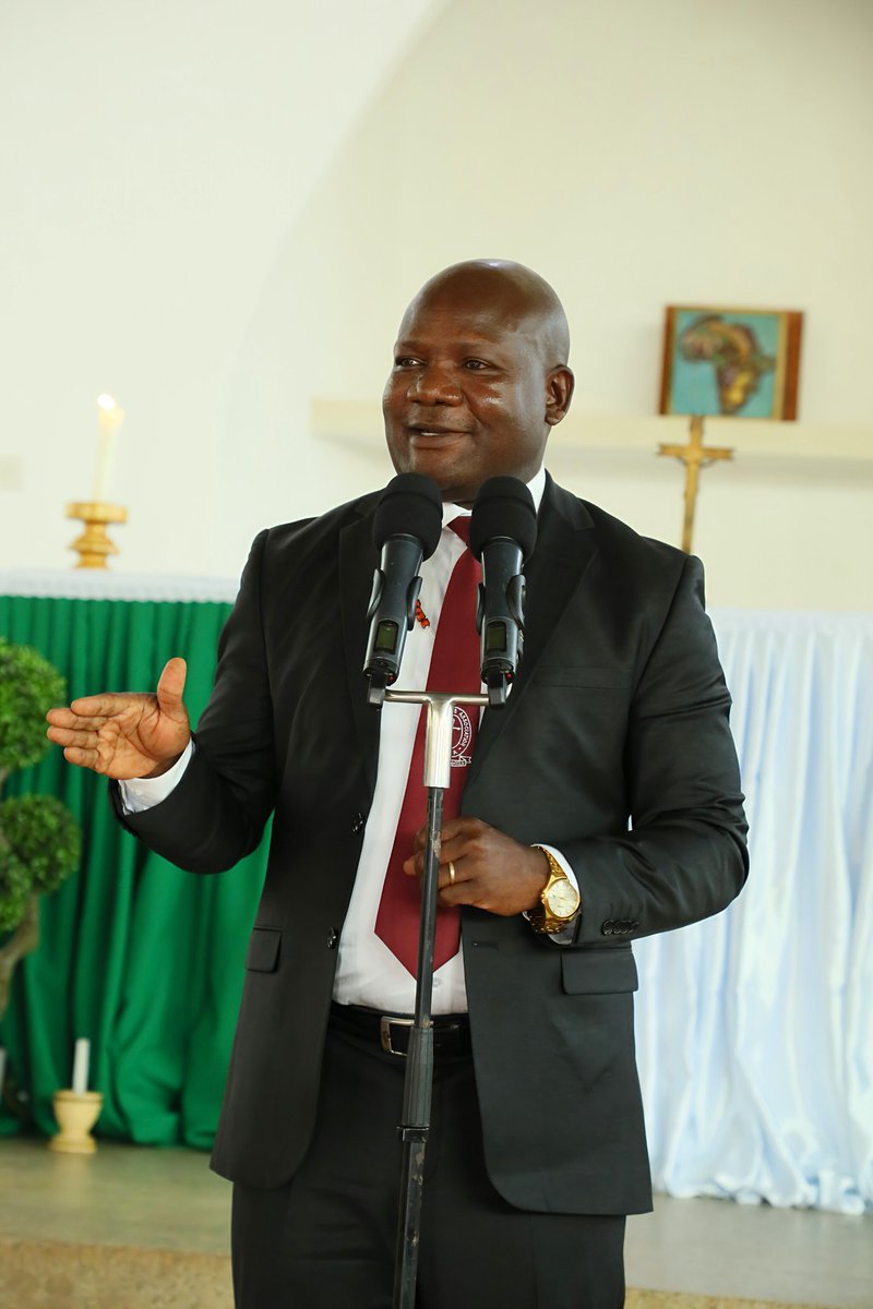 BarasaFernandes's tweet image. Joined fellow congregants for Sunday service at Holy Spirit Bulimbo Catholic Church in Matungu Sub-county. I called on elected leaders to stay grounded in service to the people and spread a message of peace and unity. I was accompanied by the First Lady Prof. Janet Kassilly…
