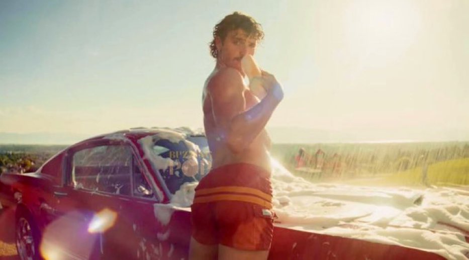 johnathann2004's tweet image. me washing cars the rest of the summer so i can afford that #ponytail woman’s upcoming tour