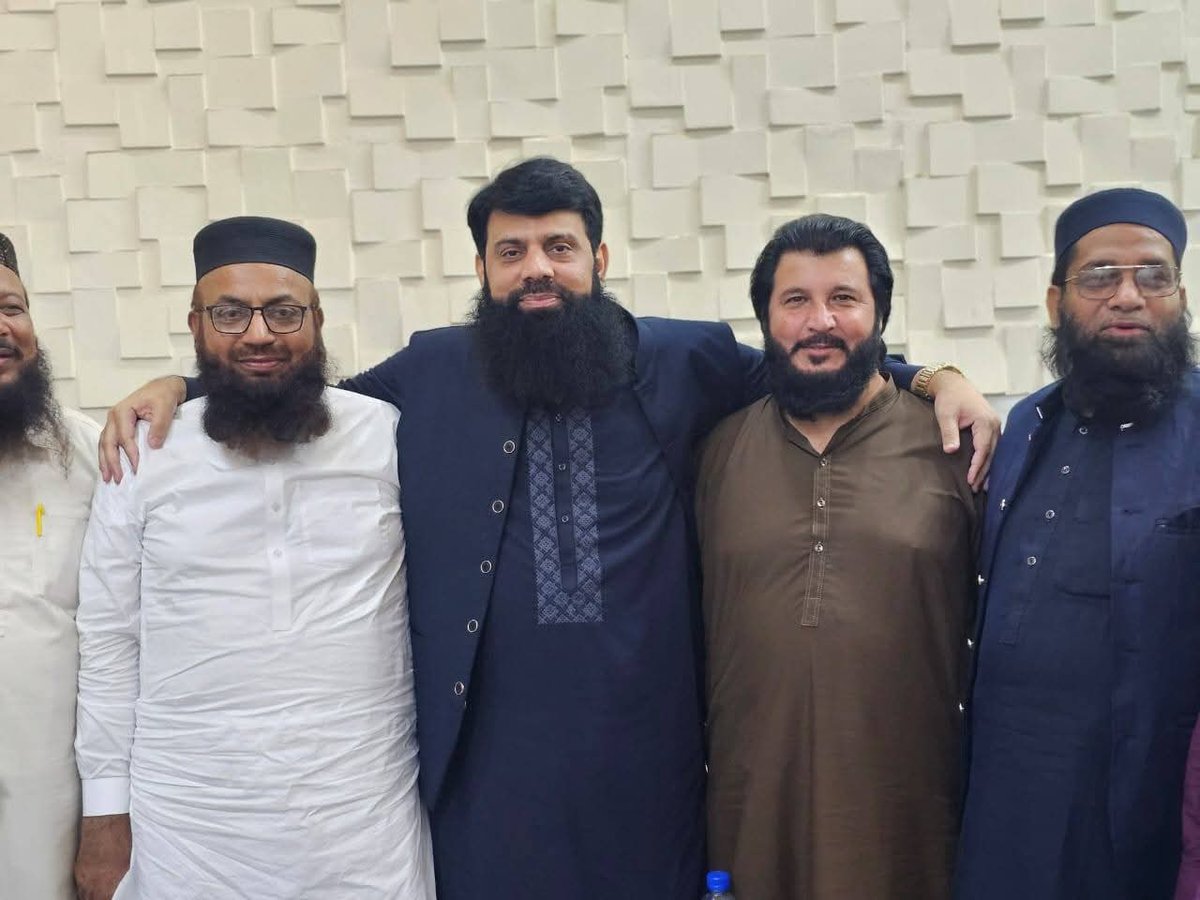 hishamelahi's tweet image. جمعیت اہلحدیث پاکستان کی قیادت کا اہم ہنگامی  اجلاس رات گئے تک جاری رہا جس میں بہت سے تنظیمی فیصلے کیے گئے جنوبی پنجاب کے نظم کے حوالے سے مشاورت عاملہ اور مرکزی کابینہ کے ناموں میں اضافے  اور اجلاس کے حوالے سے مشاورت 
 حرمت رسول دفاع صحابہ دفاع مساجد و مدارس کے حوالے سے جمعیت…