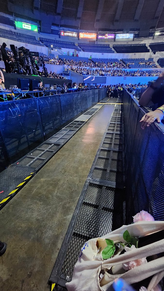 ziniEGG's tweet image. Dito ata yung boxing