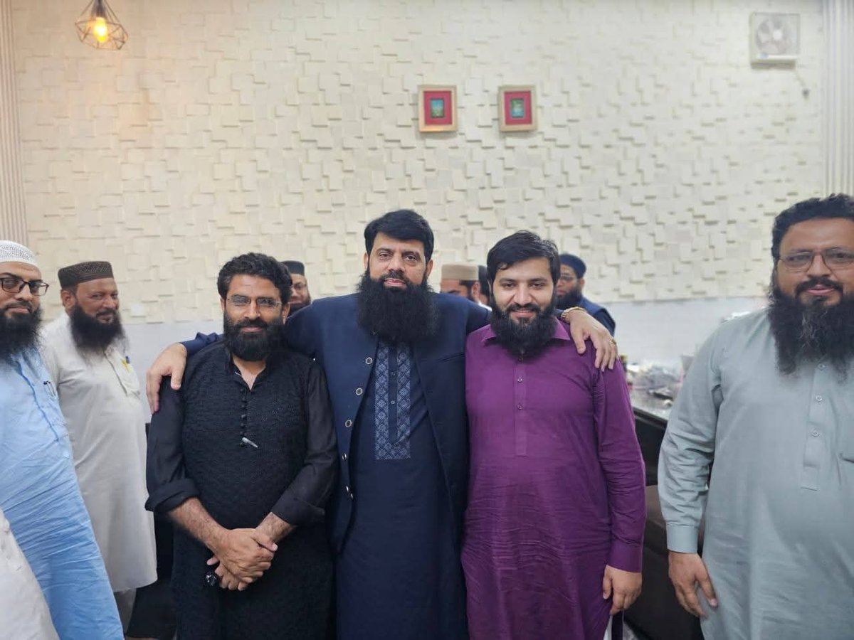 hishamelahi's tweet image. جمعیت اہلحدیث پاکستان کی قیادت کا اہم ہنگامی  اجلاس رات گئے تک جاری رہا جس میں بہت سے تنظیمی فیصلے کیے گئے جنوبی پنجاب کے نظم کے حوالے سے مشاورت عاملہ اور مرکزی کابینہ کے ناموں میں اضافے  اور اجلاس کے حوالے سے مشاورت 
 حرمت رسول دفاع صحابہ دفاع مساجد و مدارس کے حوالے سے جمعیت…