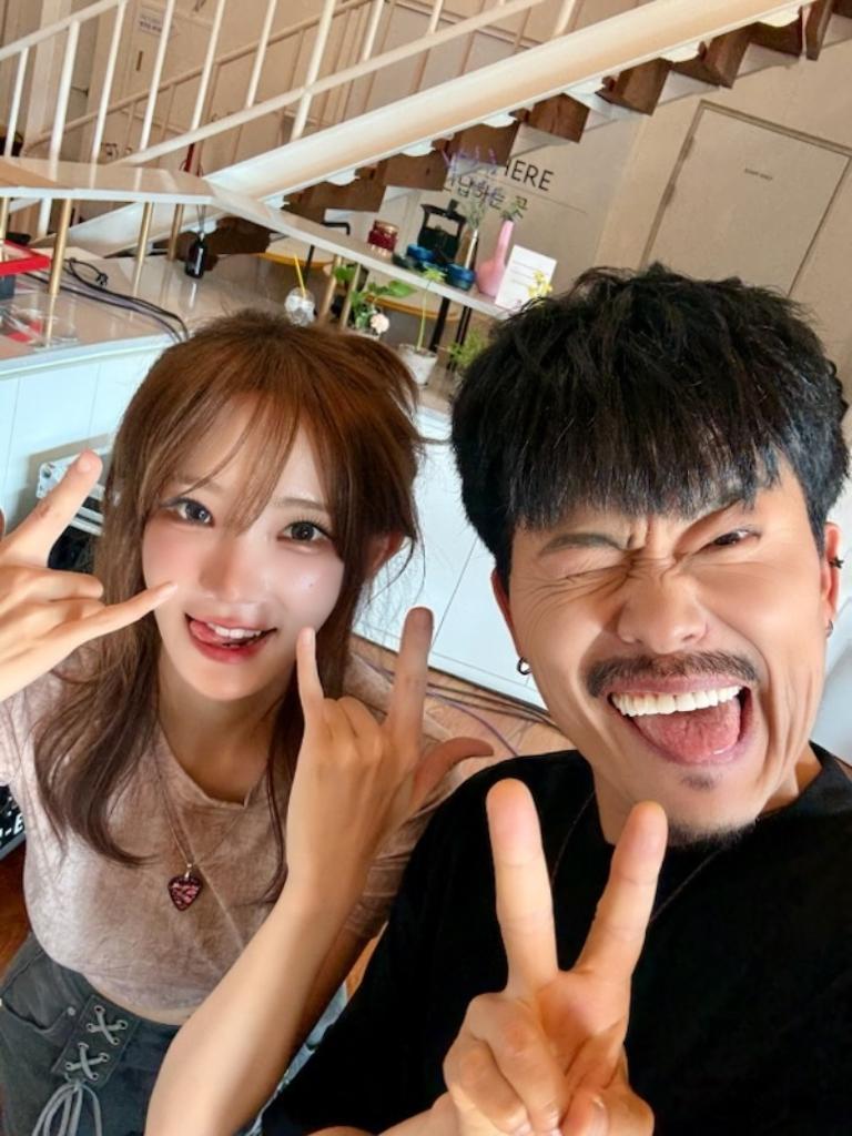 @Weekly_QWER: Jul,27,2025 Magenta instagram broadcast channel with YB band Taehee sunbaenim #QWER #MAGENTA #마젠타 #큐떱 #ㅋㄸ