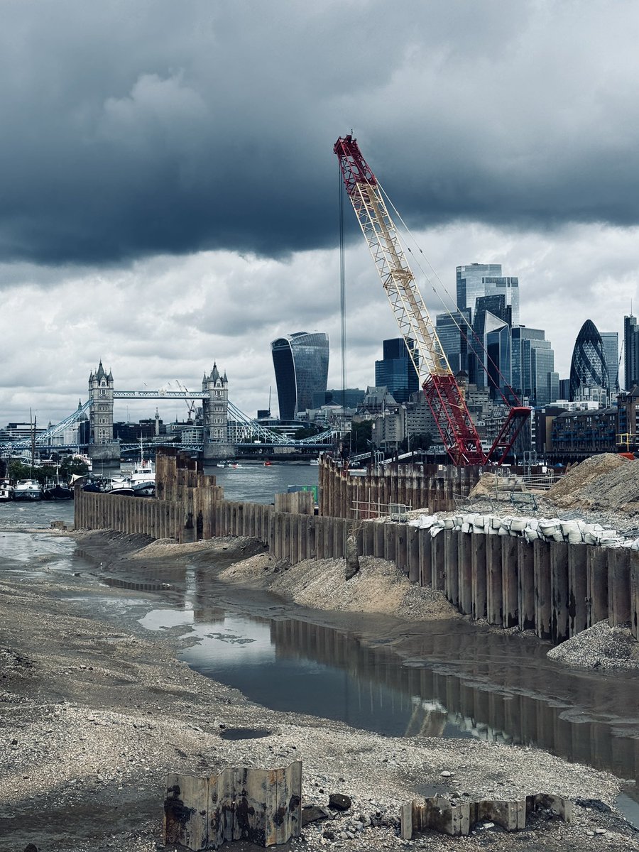 giumetric's tweet image. London. Work in Progress.