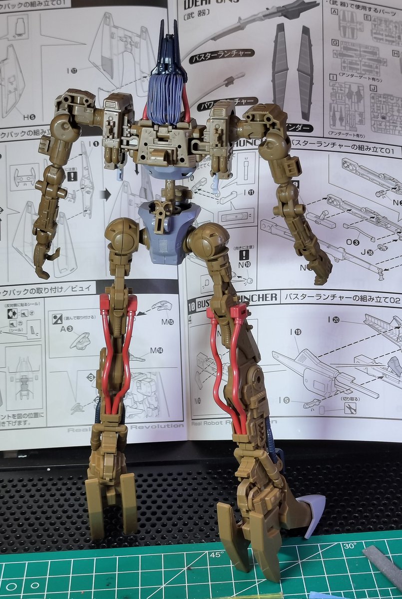 Akanekogeisya's tweet image. 今日はずーーっと欲しかったR3エルガイムmark2を組んでます😗
ムーバル・フレーム再現やパイロット付き、ドッキング再現は内部メカ好きには堪りません😍
髪の毛の様な後頭部のケーブルをリード線巻き巻きで再現する力技も好みです😆
＃R3　＃エルガイムmark2