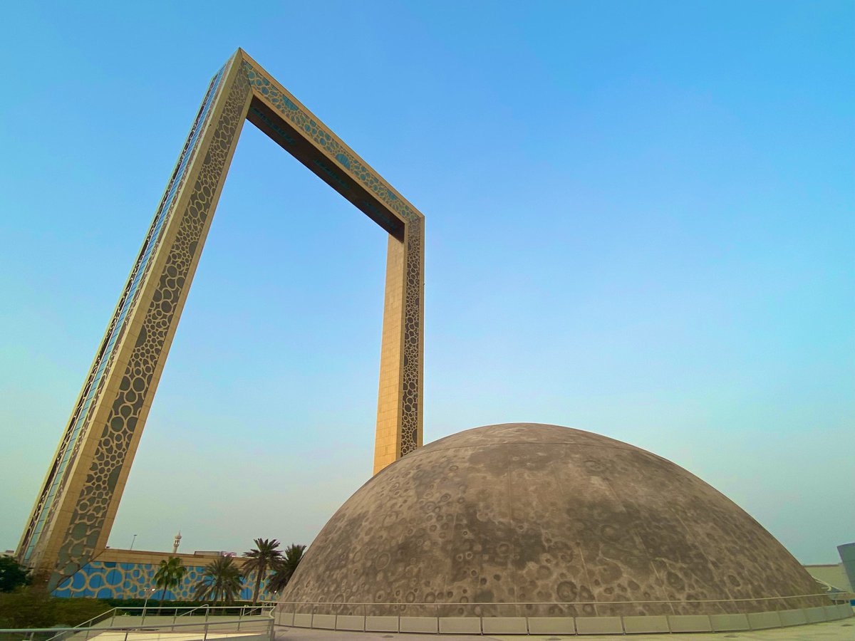 life_inframe's tweet image. Chasing horizons with Dubai's iconic skyline ✨ #DubaiFrame #CityOfDreams