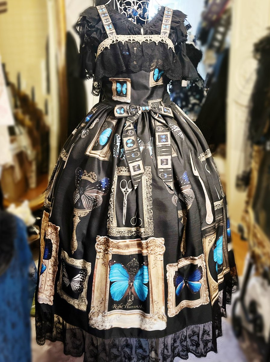 MaisondeR's tweet image. 入荷💠ご紹介
RoyalPrincessAlice
フェアリーバタフライJSK
税込¥39490
後ろシャーリング使用
美しいモルフォ蝶🦋のGothicな人気のシリーズです
#ロイプリ #ロイヤルプリンセスアリス #メゾンドローゼンクロイツ