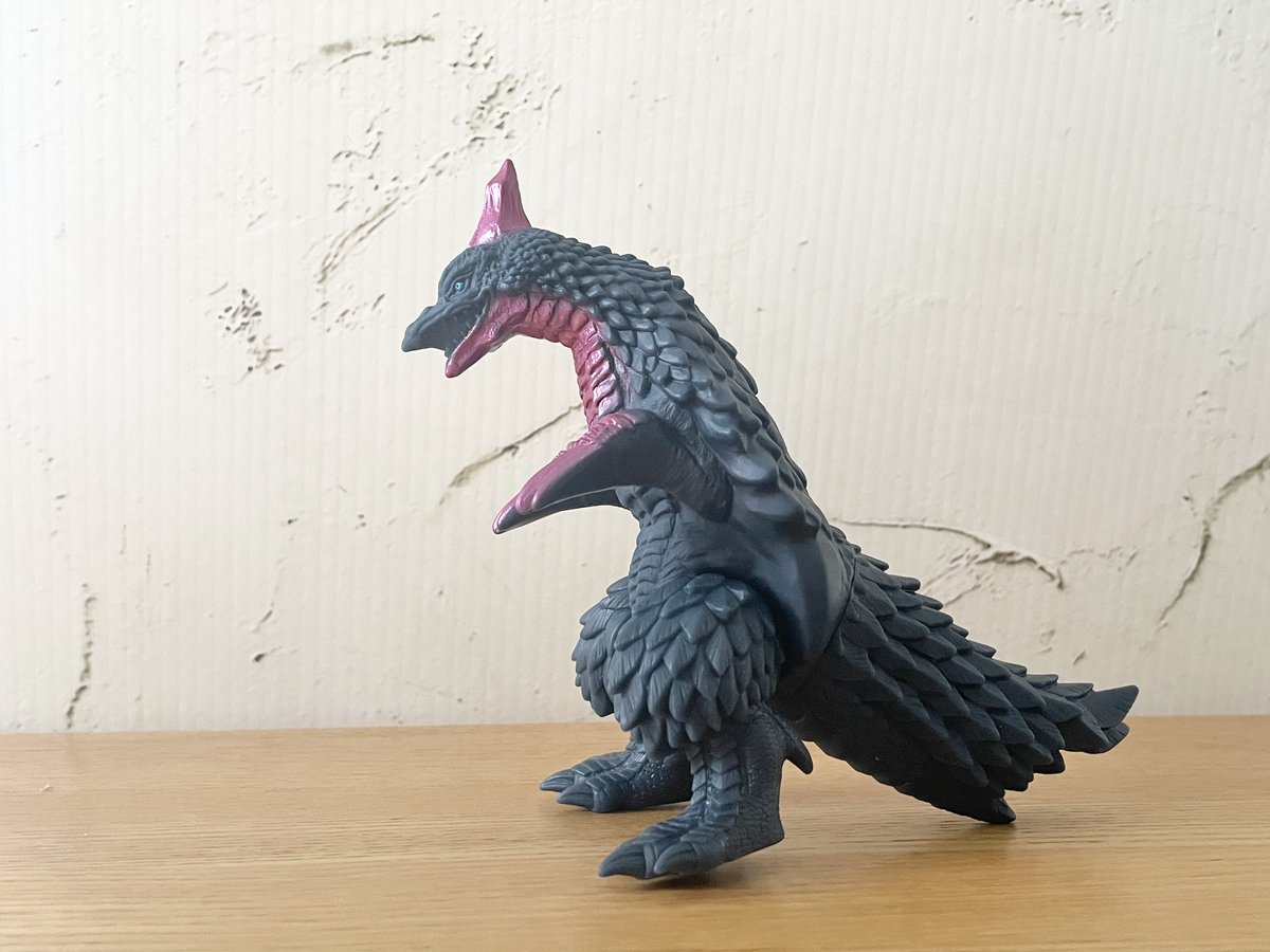 bumblebee200212's tweet image. あとテリジラスの腕をシャープにして口のところ削った。
 #ウルトラマンオメガ