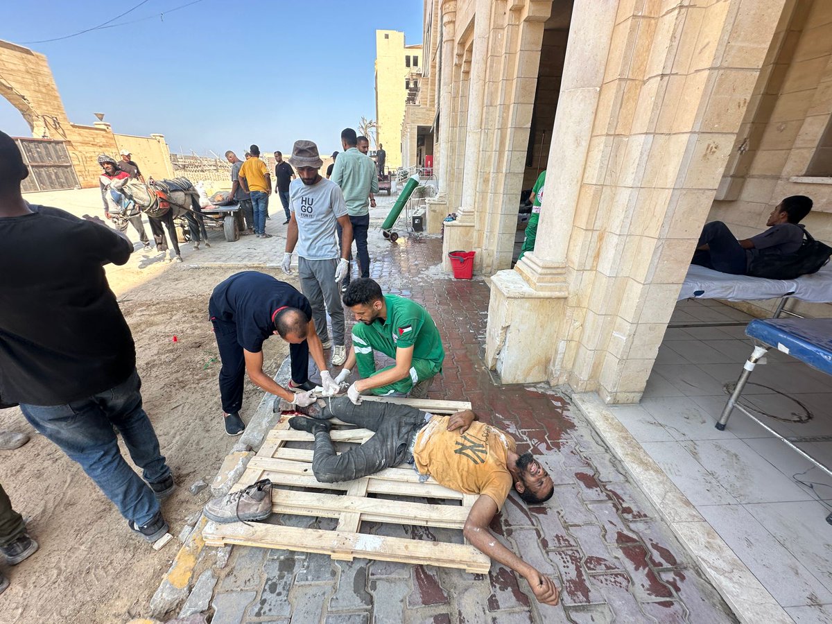 AnasAlSharif0's tweet photo. استشهاد عدد من المواطنين وإصابة العشرات برصاص قوات الاحتلال الإسرائيلي أثناء انتظارهم المساعدات الإنسانية شمال غرب مدينة غزة. https://t.co/kqgjvrRNiF
