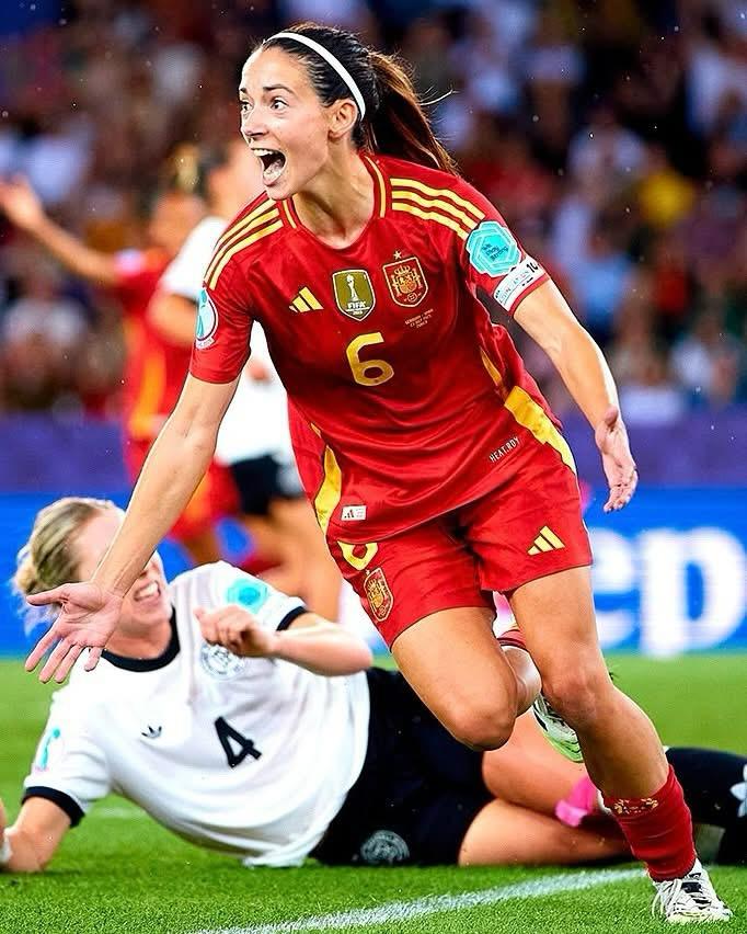 scgramenet's tweet image. Avui diumenge us esperem a les 18 h a @la_ciba per seguir en directe la final de l'Eurocopa femenina entre 🇪🇦 Espanya i Anglaterra, i animar a La Roja i a la colomenca Laia Aleixandri
⚽ Entrada lliure amb obertura de portes a les 17:30 h