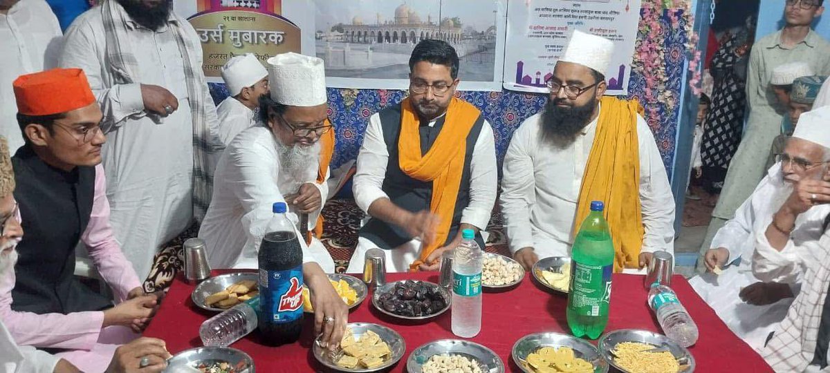 झांगुर बाबा का भाजपा कनेक्शन?
भाजपा के मंत्री के साथ ही है ना ये बाबा?