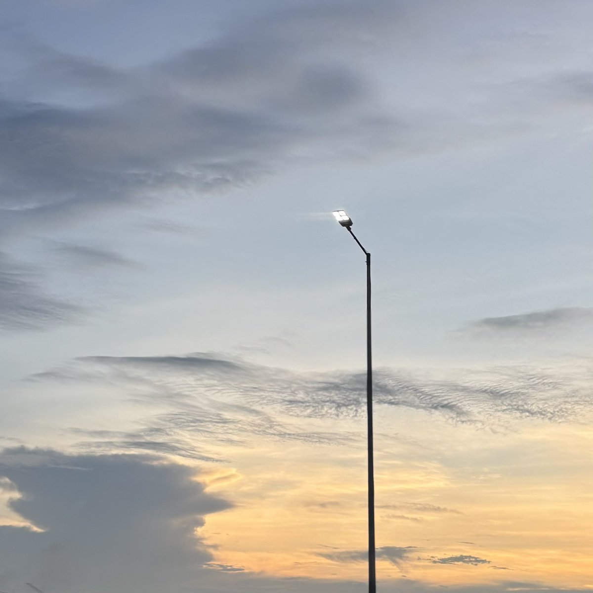 zeeaurav's tweet image. sky &amp;amp; lights