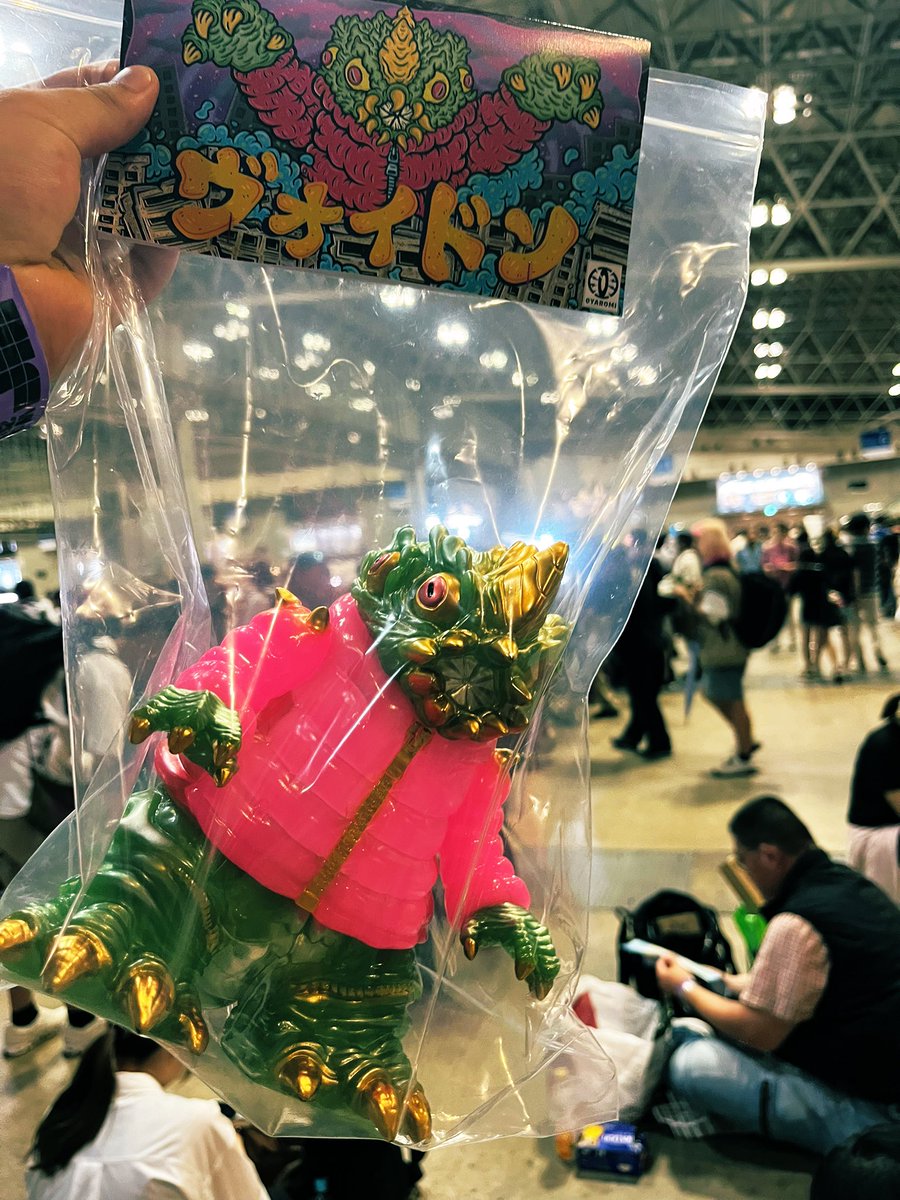 無事お迎えできました！大きい！！
他に購入したものはまた後で！
初のワンフェス最高です
#GYAROMI 
#ヴォイドン
#ワンフェス
#WF2025夏