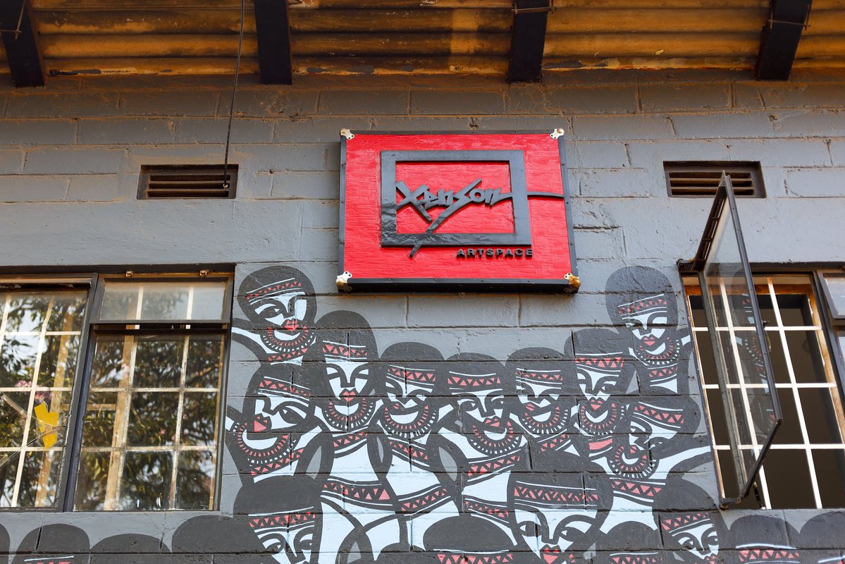 AliDidaat's tweet image. Building up to “Flowers That Speak” @MugishaOsbArt ’s debut solo exhibition, opening at @Xensonartspace @xensonkafulu Art Space @MugishaOsbArt @Kabeyailunga2
#LaVeladaDelAnoV
#Art
#ngon
