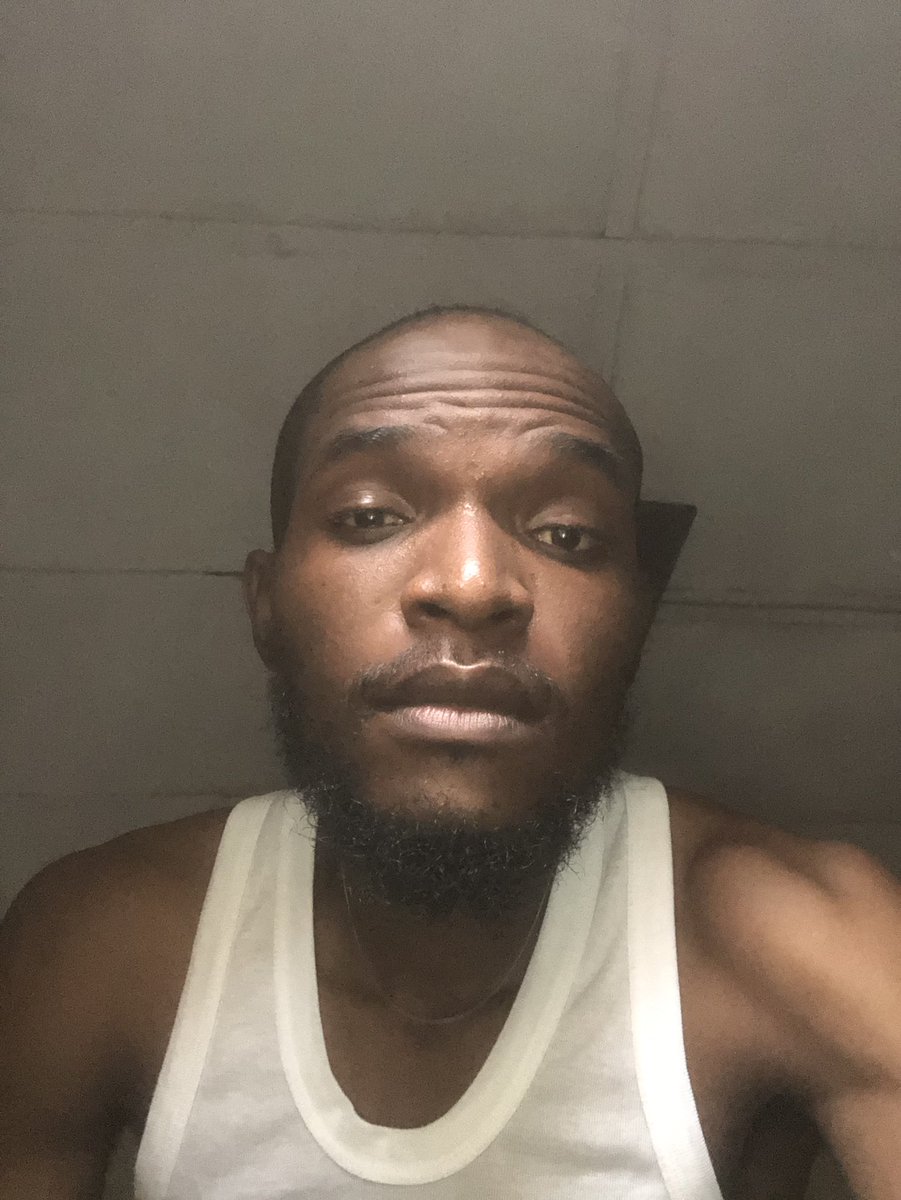 She tell me boy mhen you hot.. mhen you so rare fine 

She say ask anything for Christmas, I say a new hairline 

Lol! Best in bars 🔥

Happy Sunday Y’all!