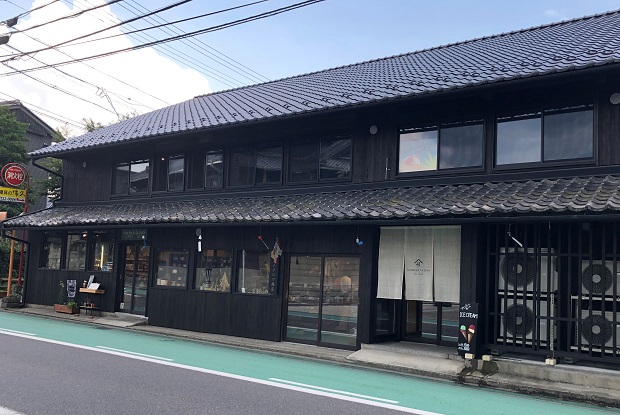 colocal_jp's tweet image. 岐阜県多治見市にあるオリベストリートは、伝統の美濃焼を現代のスタイルに合わせて楽しめる場所。そんな本町オリベストリートのおすすめスポット4箇所を紹介します!
colocal.jp/news/165370.ht…