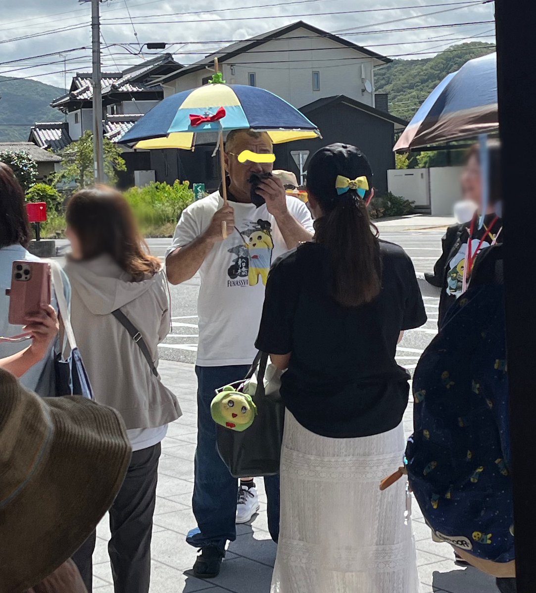 elmpc's tweet image. ふなっしーLAND備前長船店
地域コラボ商品
岡山といえばデニム
JOHNBULLコラボはあっという間に完売で、現在鋭意追加生産中。9月には間に合うように。
ふなっしー✖️I-iro Nubou コラボ
【岡山デニムのアップサイクル日傘】も人気です。ひとつひとつ表情が違う一点モノ。モデルさんもかわいいですね