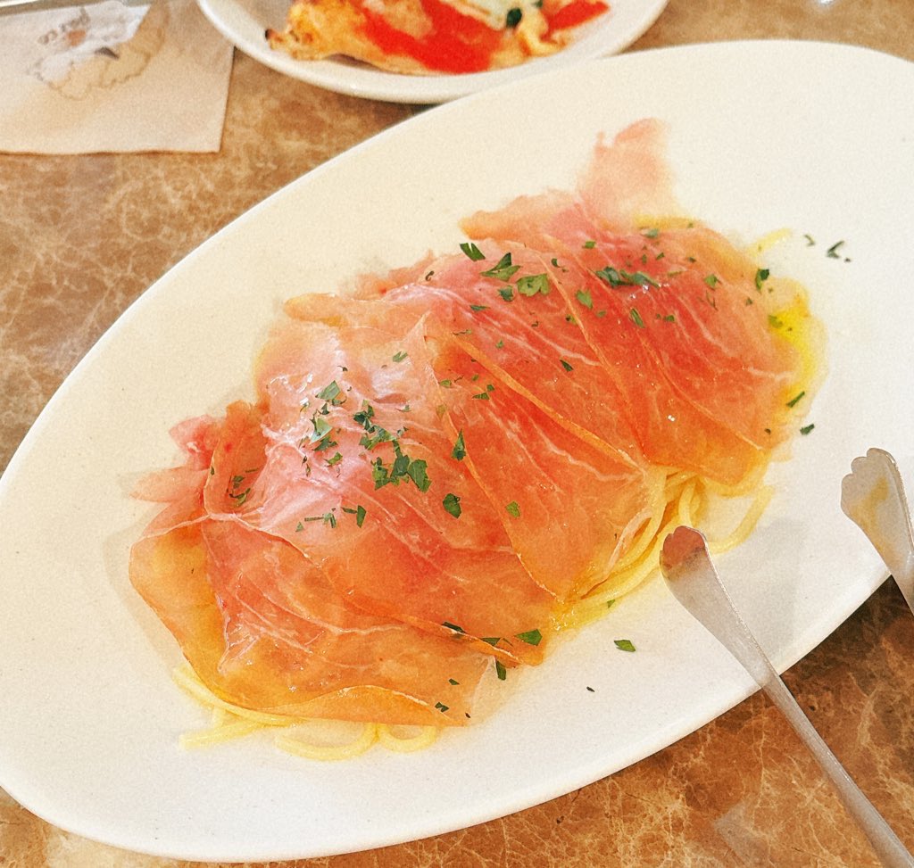 타스 자리 새로 생긴 피자집

1인 1디쉬 하는 멋진 우리들~😎
(양이 생각보다 많았음, 그러나 다 먹음)

버섯들이 너무나 최고 된다 👍🏻
리조또랑 샐러드 넘 짱짱

전에 느리단 후기 본 거 같은데 
피자가 샐러드 보다 빨리 나옴 하핳 

음식 다 맛있어 흡족 🥰

(🥟🌊앤드 태그 안되는 디얼 🧞‍♂️)