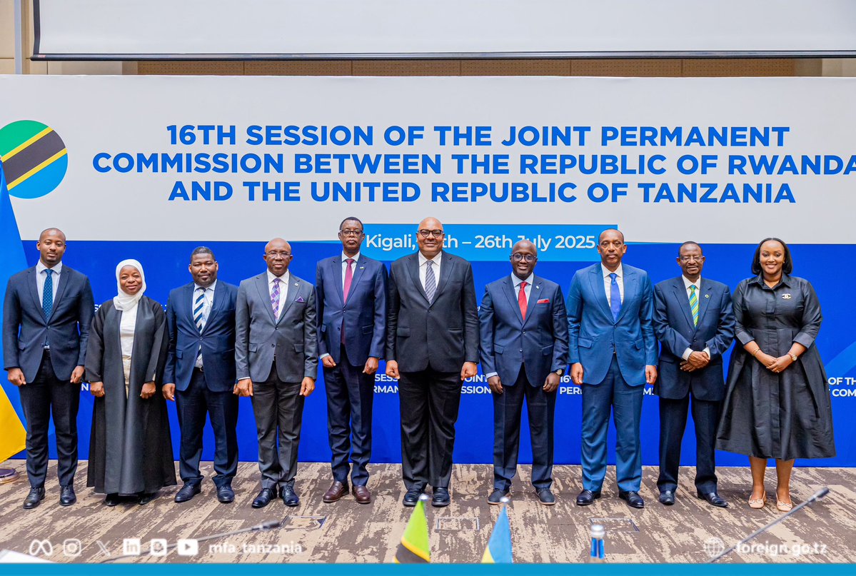 Don't show this picture to #Kikwete ...

#Rwanda 🤝 #Tanzania