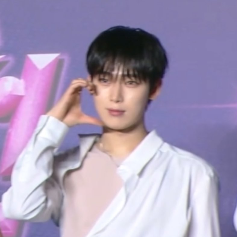 _sunooge's tweet image. 아니 오늘 선우 100만점이잖아 얼굴 또 미치셨잖아. . . ㅜ ㅜ♡