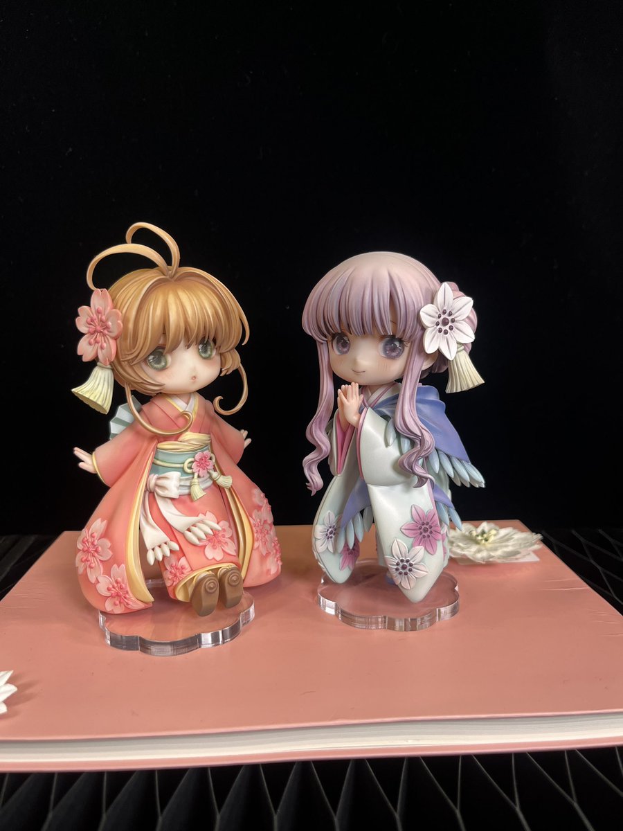 EmirichuYT's tweet image. I love looking at the garage kits at wonfes but i cannot bring myself to purchase anything bc everything comes unassembled and unpainted and I do NOT know how to paint figurines ๐ซ