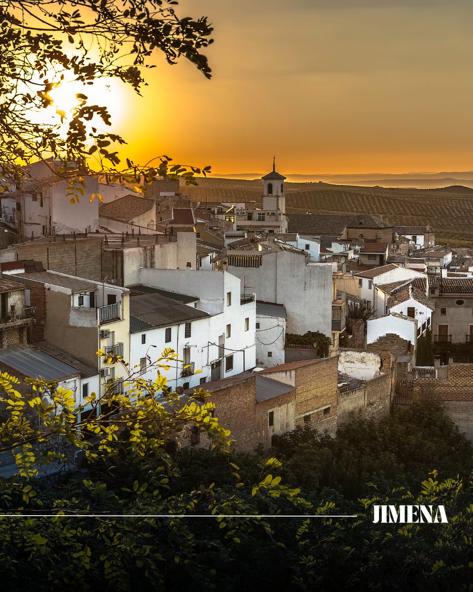 🌿 En Sierra Mágina encontrarás senderos entre montañas y olivares.

Un refugio perfecto para el verano, con pueblos frescos, fuentes naturales y paisajes que invitan a la calma.Aquí tienes 4⃣ paradas ideales para desconectar:

📍Arbuniel (Cambil)
📍Bedmar
📍Torres
📍Jimena