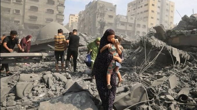 فلسطینی مسلمانوں کے لئے آواز اٹھاتے رہئیے چاہے عرش والے کے سوا کوئی سننے والا نہ ہو.