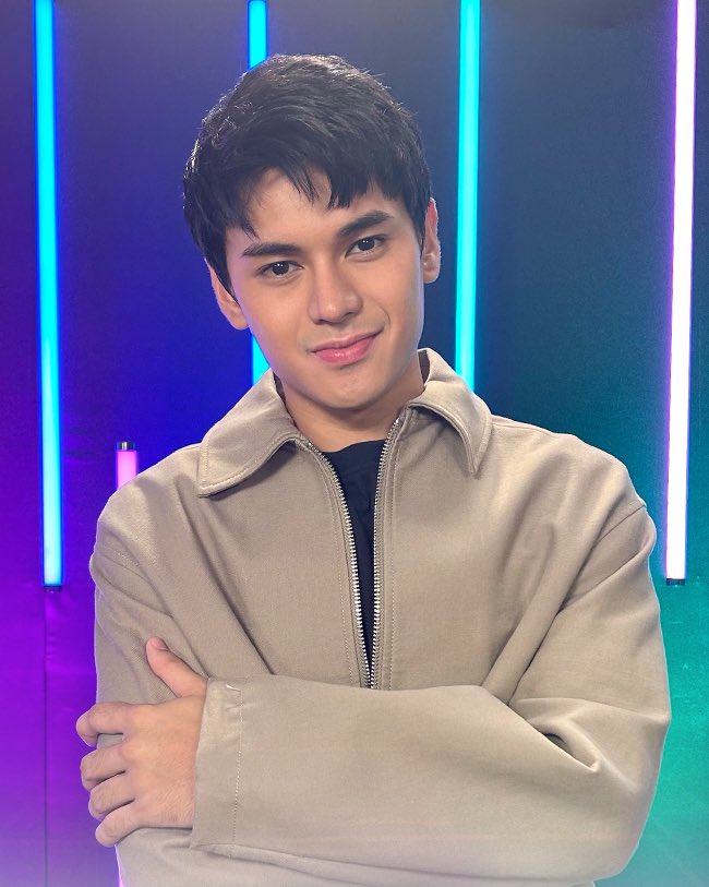 erayugh's tweet photo. SUPER POGI NAMAN

DUSTIN RUMBLE READY https://t.co/1RweFXQz8q