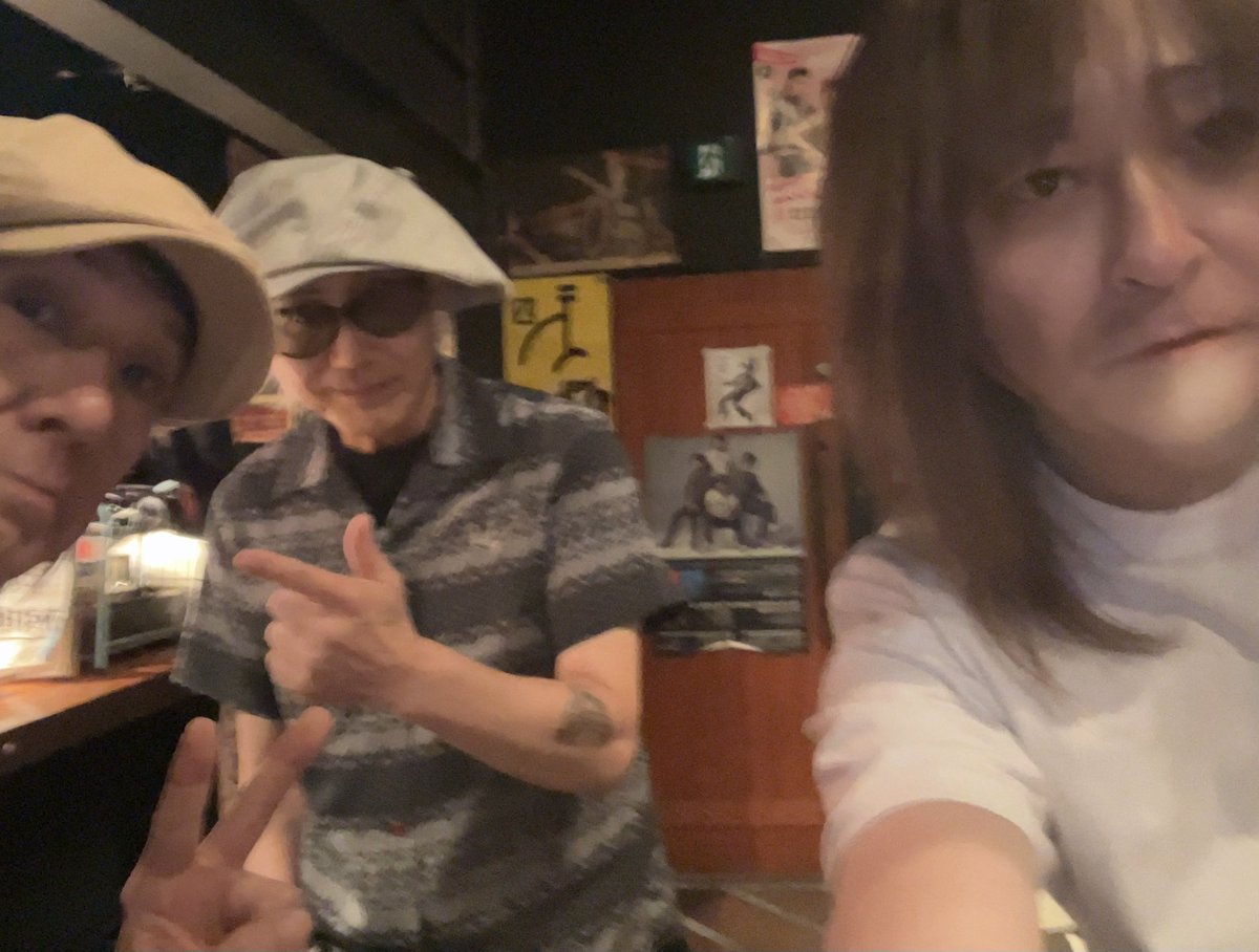 稲田 錠 ( Joe Inada)🍒 (@gd_captainjoe) on Twitter photo 福岡・博多CBのリハに梶浦先輩が来てくれました−
長い夜になりそうです w
G.D.FLICKERSは20:40頃の登壇予定
遊びに遊びちょうだい☆ 福岡・博多CBのリハに梶浦先輩が来てくれました−
長い夜になりそうです w
G.D.FLICKERSは20:40頃の登壇予定
遊びに遊びちょうだい☆