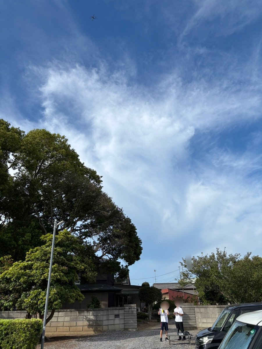 Ryugasaki_TanQ's tweet image. ドローン撮影班も試運転開始です！遥か上空に写っているドローン、見えますか⁈