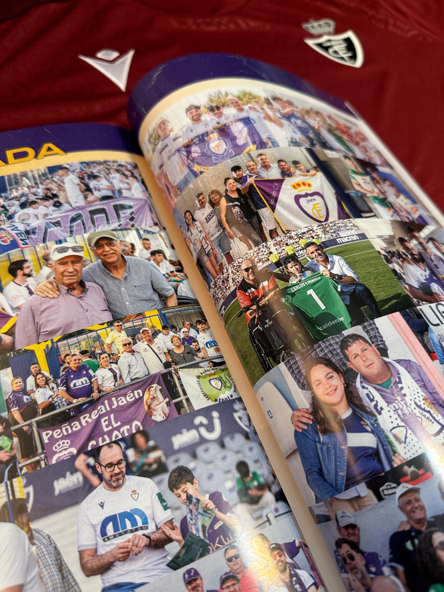 RealJaenCF's tweet image. 𝗘𝗱𝗶𝗰𝗶𝗼́𝗻 𝗹𝗶𝗺𝗶𝘁𝗮𝗱𝗮 𝗮 𝟱𝟬𝟬 𝗲𝗷𝗲𝗺𝗽𝗹𝗮𝗿𝗲𝘀
🔜 Adquiere a partir de mañana lunes el número 2️⃣ de nuestra revista oficial “Es Real”, un especial del ascenso con 84 páginas digno de coleccionistas 🙌🏼
Consíguela, junto con la primera si no te hiciste con una,…
