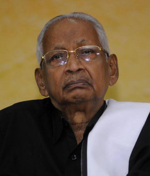 Peruvazhuthiyar's tweet image. தோழர் மிச்சர்மணி அவர்களுடைய பார்வைக்கு..
ஒரு இயக்க அரசியல் என்றால் என்னவென்று தோழர் @thiruja2009 காந்தி அவர்களிடம் தோழர்.மிச்சர்மணி அவர்கள் கற்றுக் கொள்ள வேண்டும்.
எந்த கட்சி ஆட்சியில் இருந்தாலும் எதிர் நிலையில் இன்று கேள்வி கேட்பதுதான் பெரியாரியம்.
ஆனால் அதிமுக ஆட்சியில்…