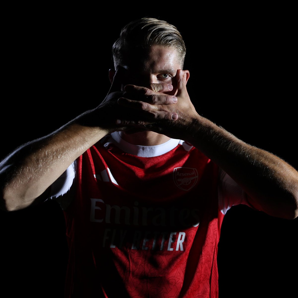 ViktorrrGyokers's tweet image. Here to Win Trophies❤️