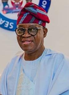 PrimeReportersn's tweet image. Oyetola Bows Out: Ex-Gov Drops 2026 Governorship Bid, Backs APC Victory
Minister of Marine and Blue Economy and former Osun State Governor, Gboyega Oyetola, has officially withdrawn from the 2026 governorship race. Speaking at a high-level APC strategy meeting held at the…