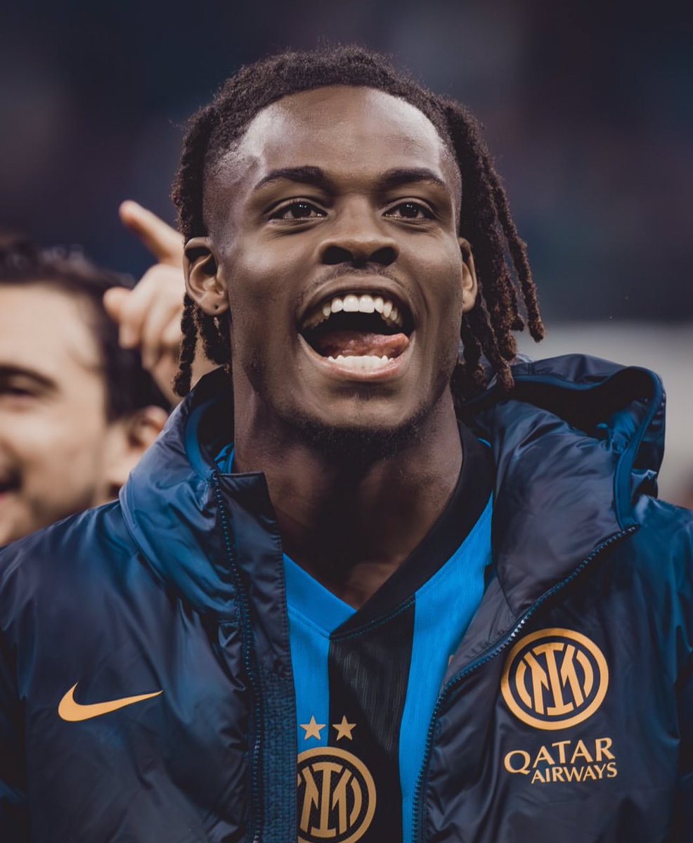 InterMilanFRA's tweet image. 🔵 Yann Bisseck a refusé plusieurs offres de clubs de Premier League. Il veut rester à l’Inter.
~ @MatteMoretto