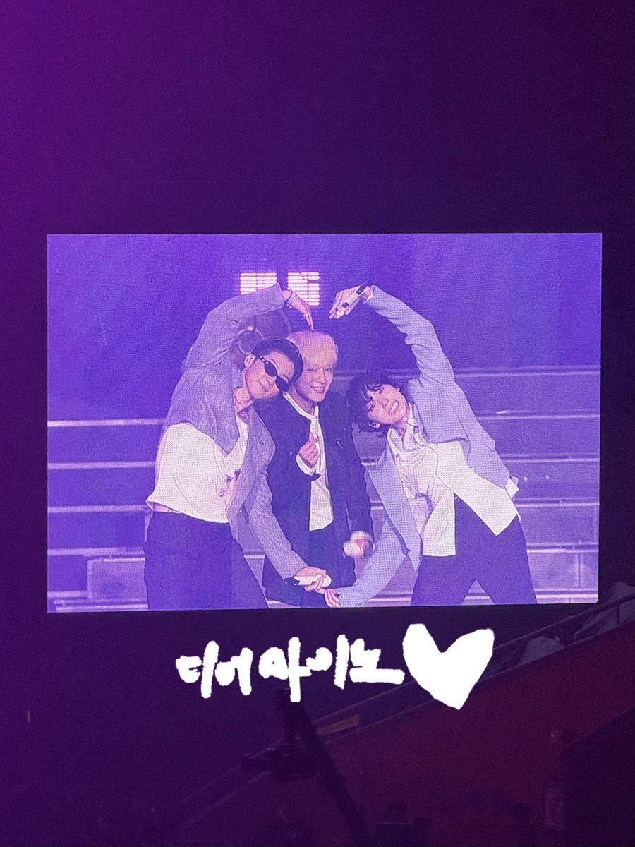 250727 위너 막콘

오랜만이야 !!💙

#WINNER #위너 #강승윤 #김진우 #이승훈
#IN_OUR_CIRCLE