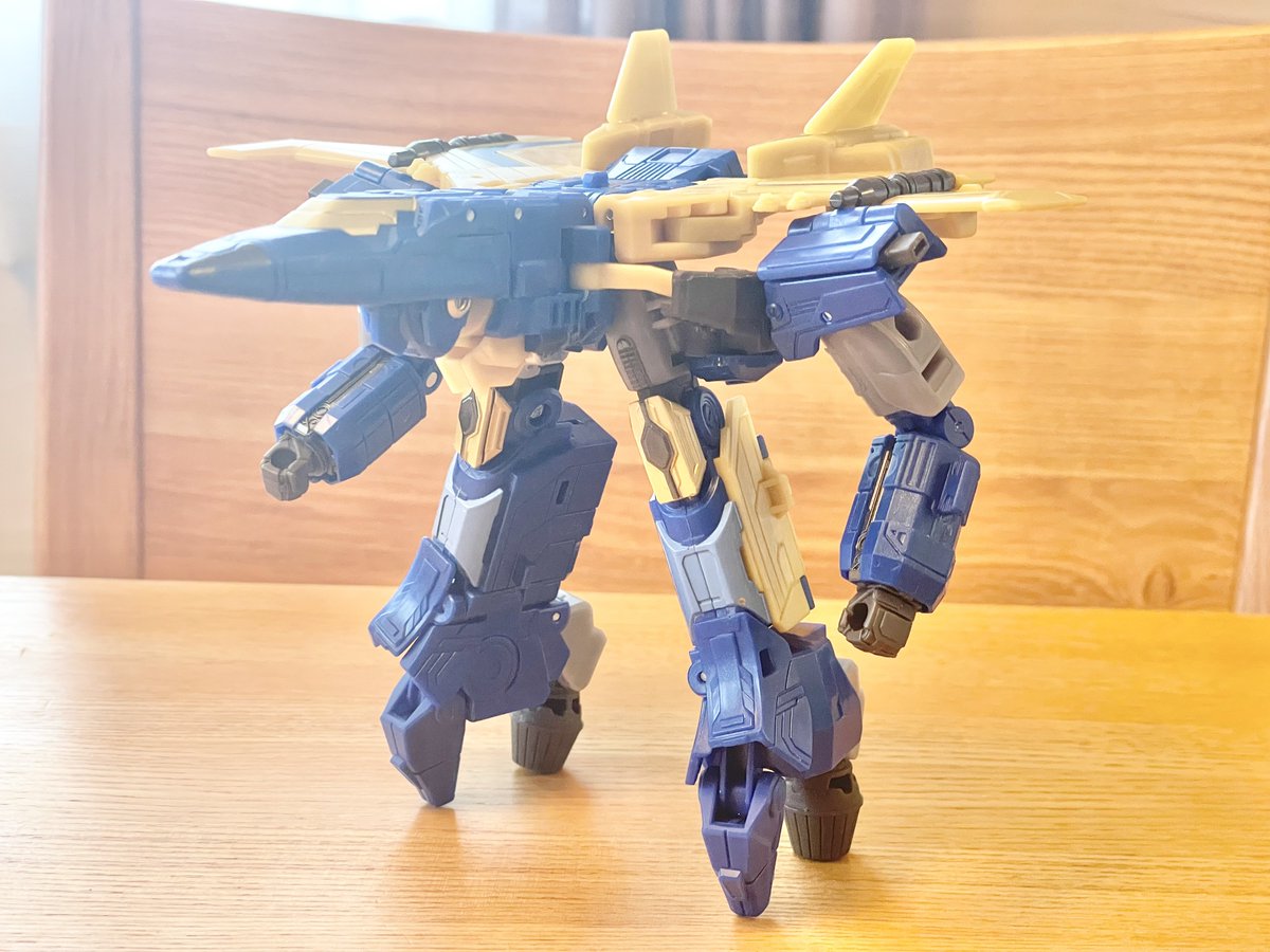 bumblebee200212's tweet image. イケメンすぎてスタイル良すぎる