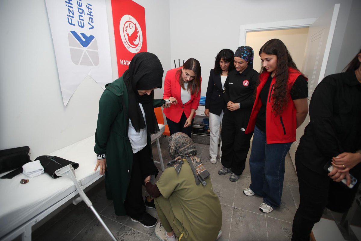 📌 Valimiz Mustafa MASATLI'nın eşleri Esra MASATLI Hanımefendi, Engelli Sosyal Girişimcilik Merkezimizi ziyaret edilerek merkez bünyesinde yürütülen üretim, çalışma ve toplumsal uyum faaliyetlerini yerinde incelendi. 

📌 Gerçekleştirilen ziyaret kapsamında, merkezden destek alan