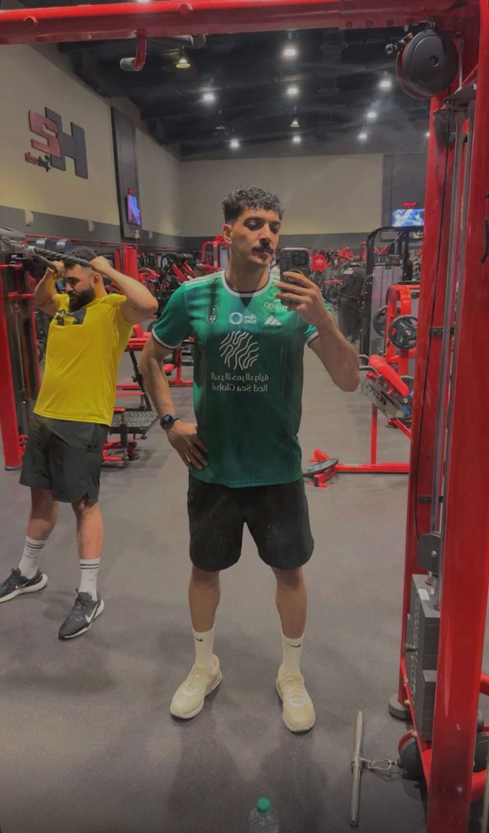 HandballAhli's tweet image. جهاد وعلي يواصلون التمارين في احد الصالات الرياضية…🏋🏻
من المقرر انضمامهم للفريق خلال الاسبوع الحالي💚💚
#الاهلي