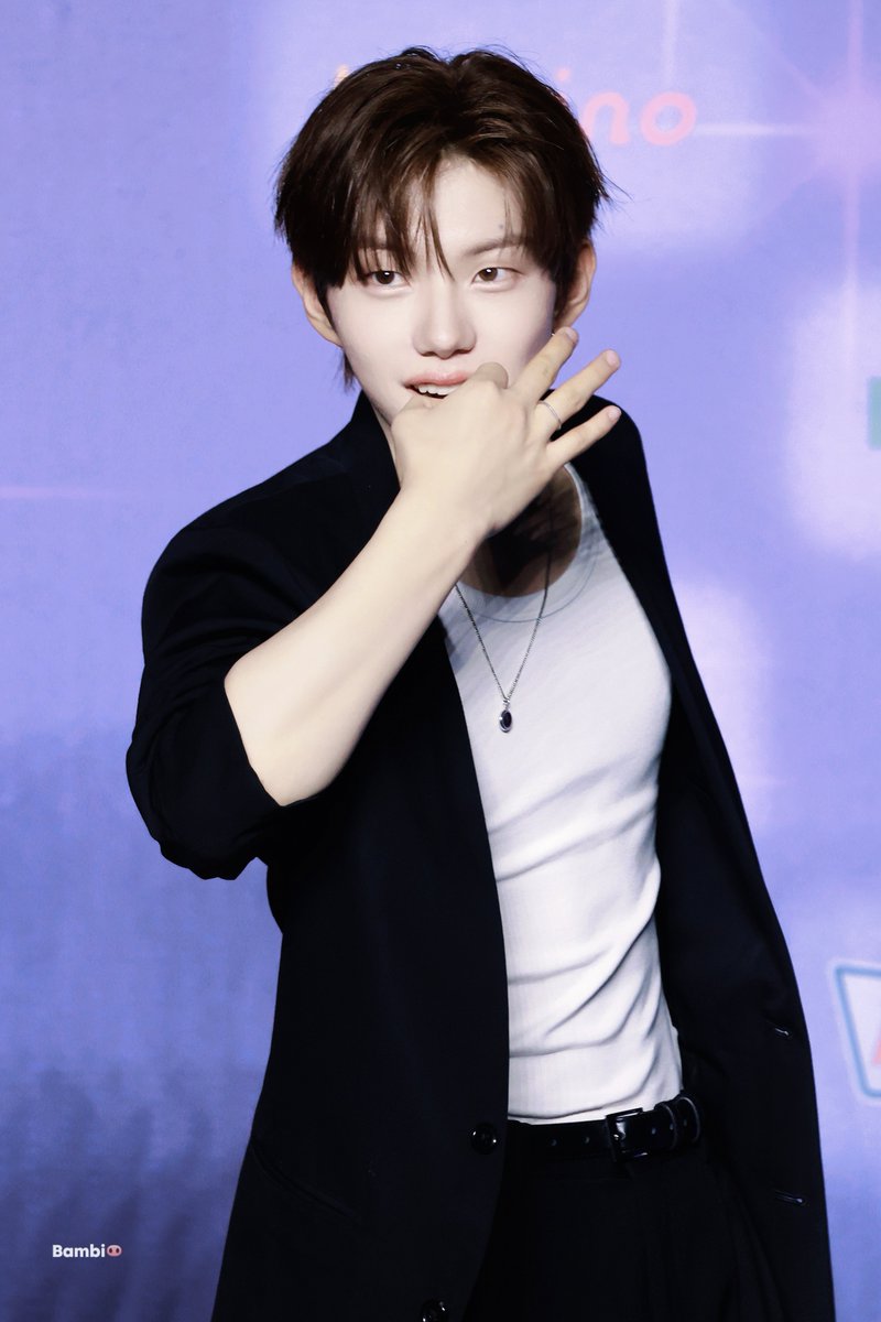 𝟮𝟱𝟬𝟳𝟮𝟳 𝗛𝗤

#서경배 #SEOKYOUNGBAE
#CLOSEYOUREYES #클로즈유어아이즈
#클유아 #CYE