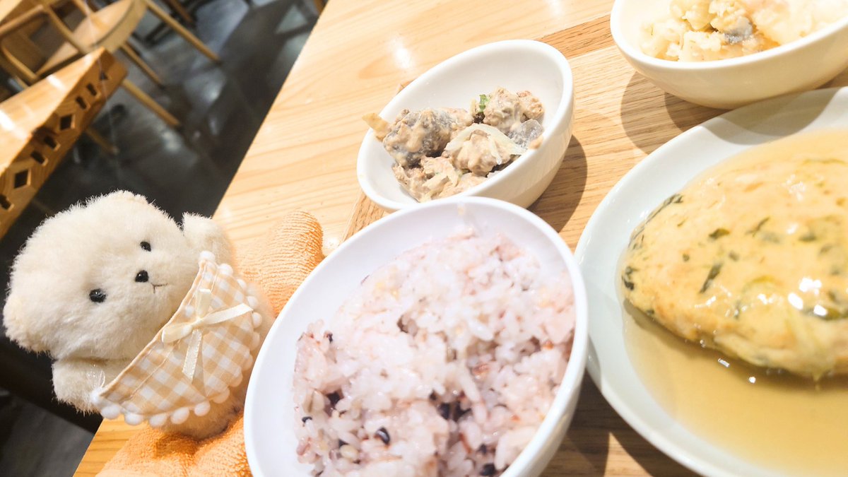 #ぬい撮り 
ひさしぶりに おそとで ごはん